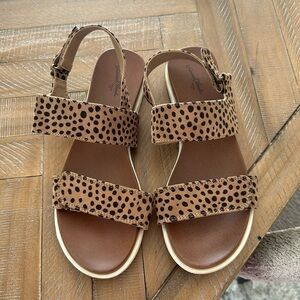 Universal Thread strap sandals